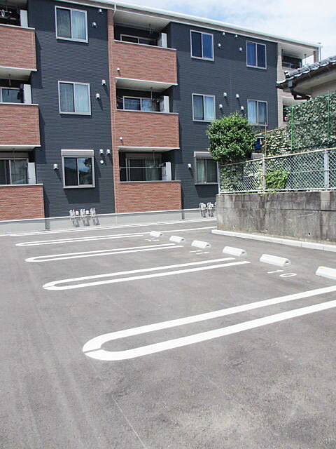 4 / 4