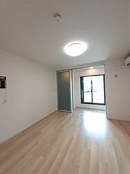 メゾン・ブリーズII 102 1階ワンルームのリビング/ダイニング