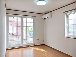 リバーサイド・ドリームV 103 1階2DKのリビング/ダイニング