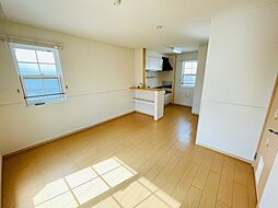 クロスロードIII 101 1階3LDKのリビング/ダイニング