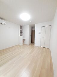 オパール・I 104 1階ワンルームのリビング/ダイニング