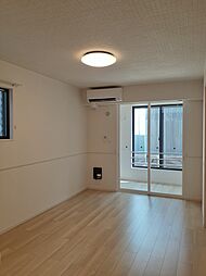 シックスペンス 101 1階1LDKのリビング/ダイニング