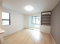 グラン　ドムール　II 101 1階ワンルームのリビング/ダイニング