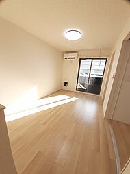 ファミーユ花舎 101 1階1LDKのリビング/ダイニング