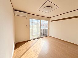 ＫＭヴィレッジIII 101 1階2DKのリビング/ダイニング