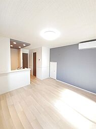 コロラーレ　II 101 1階1LDKのリビング/ダイニング