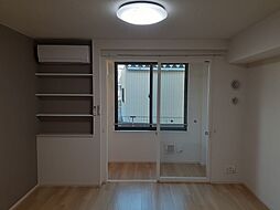 ルア・ノヴァ 105 1階ワンルームのリビング/ダイニング