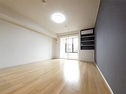 ラ・ガーディア 103 1階ワンルームのリビング/ダイニング