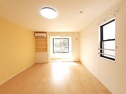 ケルンV 203 2階ワンルームのリビング/ダイニング