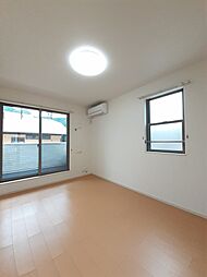 ルミエール・パイン 202 2階1LDKのリビング/ダイニング