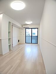 エクラ 102 1階1LDKのリビング/ダイニング