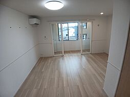 アイ．レジデンスV 204 2階1LDKのリビング/ダイニング