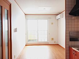 プルミエ・アムールII 203 2階2DKのリビング/ダイニング