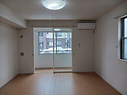 イ−スト　ファインII 104 1階ワンルームのリビング/ダイニング