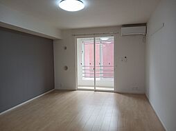 スイセンII 102 1階ワンルームのリビング/ダイニング