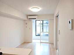 アムールＥ 102 1階1LDKのリビング/ダイニング