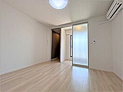 ウィンズ・ウエスト　I 105 1階ワンルームのリビング/ダイニング