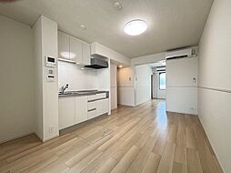 ファミーリエ 105 1階1LDKのリビング/ダイニング