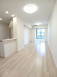 レディー　　バード 102 1階1LDKのリビング/ダイニング