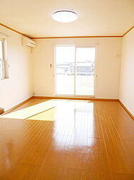 コリーヌＭ 201 2階1LDKのリビング/ダイニング