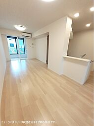 ラウンドストーンＴ 104 1階1LDKのリビング/ダイニング