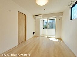 グラース・メゾン 102 1階1Kのリビング/ダイニング