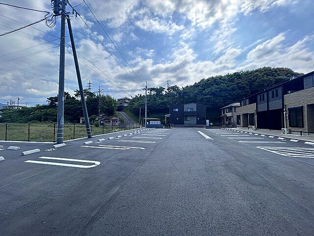 8 / 15
