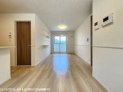 アルモニーＤ 104 1階1LDKのリビング/ダイニング