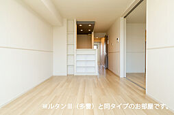 ヴィラアミング　III 204 2階2LDKのリビング/ダイニング