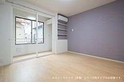 リズブラン　モーム 102 1階ワンルームのリビング/ダイニング