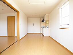 プロメナーデ 204 2階2LDKのリビング/ダイニング