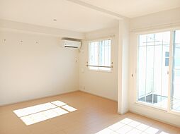 ピュアシス若松 202 2階2LDKのリビング/ダイニング