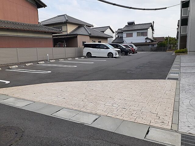 6 / 8