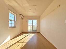 カーサ・ドマーニ　II 104 1階2DKのリビング/ダイニング