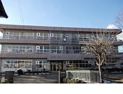 【小学校】醸芳小学校まで700ｍ