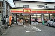 【コンビニエンスストア】デイリーヤマザキ鳥屋店まで750ｍ
