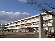 【小学校】二本松市立岳下小学校まで1600ｍ