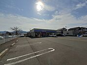 【コンビニエンスストア】ローソン 高知鴨部店まで950ｍ