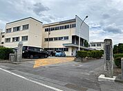 【小学校】小諸市立美南ヶ丘小学校まで450ｍ