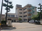 【小学校】成美小学校まで700ｍ