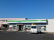 【コンビニエンスストア】ファミリーマート　城東店まで230ｍ