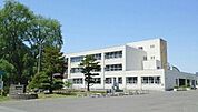 【小学校】深川市立一已小学校まで450ｍ