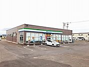 【コンビニエンスストア】ファミリーマート滝川黄金町店まで700ｍ