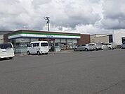 【コンビニエンスストア】ファミリーマート大村小路口店まで500ｍ