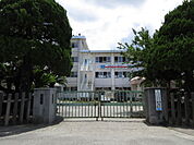 【小学校】手鎌小学校まで1040ｍ