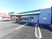 【コンビニエンスストア】ファミリーマート　佐伯新女島店まで650ｍ