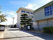 【小学校】緑丘小学校まで740ｍ