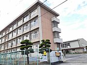 【中学校】一ツ橋中学校まで810ｍ