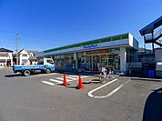 【コンビニエンスストア】ファミリーマート 館林大街道店まで120ｍ