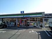 【コンビニエンスストア】ファミリーマート近江八幡鷹飼店まで700ｍ